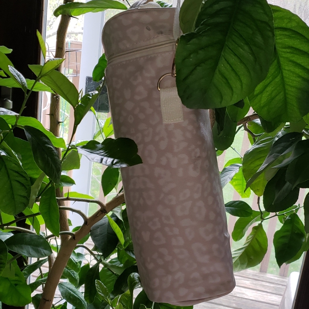 Chicos Wine Cooler Bag Snow Leopard Print